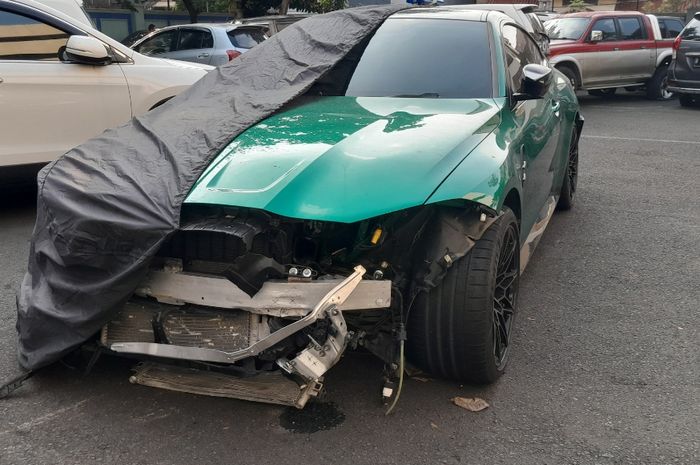 Mobil Tabrak Beton Lagi Ramai, Siapa yang Ganti Kerugian? Ini Kata Dishub