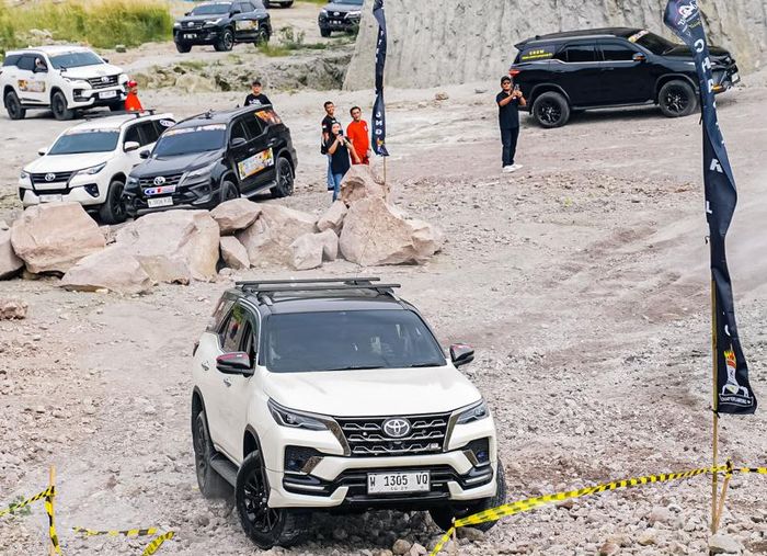 ID42NER Chapter Lampung 8 Tahun, Ratusan Fortuner Gas Touring dan Fun Off Road