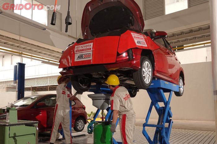 Oli Mesin Rembes di Lantai, Bisa jadi Penyebabnya Hanya Karena Ini