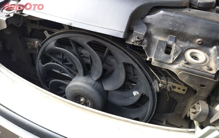 Sering Dikira Water Coolant, Ternyata Ini Penyebab Mesin Mobil Sering Overheat