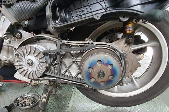 Bagian CVT Yamaha NMAX Wajib Servis Secara Berkala, Biayanya Murah Sob