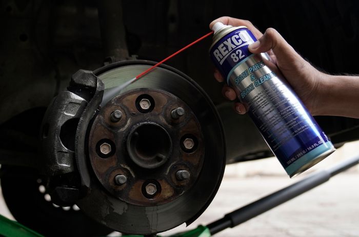 Ini yang Akan Terjadi Kalau Kaliper Rem Mobil Jarang Dibersihkan!