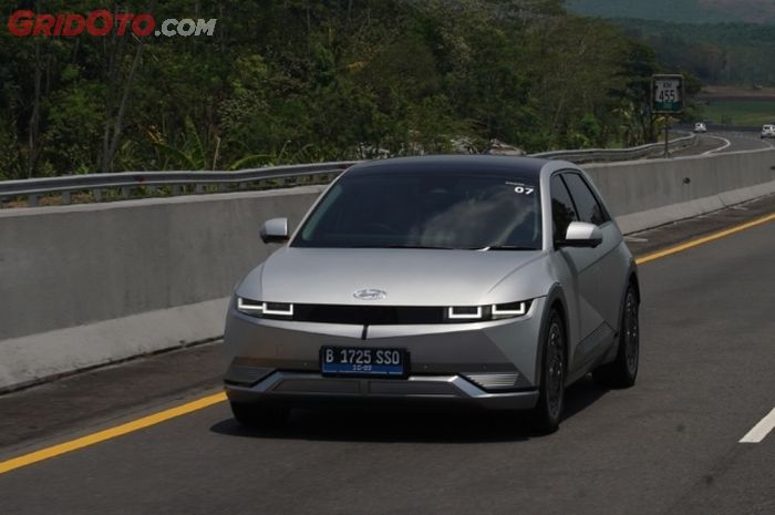Hyundai, Hyundai Ioniq 5, Hyundai Ioniq, Kalau Ada Duitnya Mending Langsung Sikat, Hyundai IONIQ 5 NIK 2024 Diskon Nyaris Rp 200 Juta!
