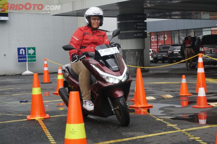Pantas Saja Ban Motor Matic Botak Sebelah, Beberapa Hal Ini Penyebabnya