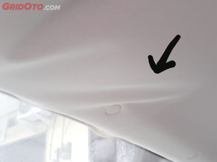 Kabin Mobil Bekas Bau Rokok? Atasi dengan Cara Seperti Ini Gaes