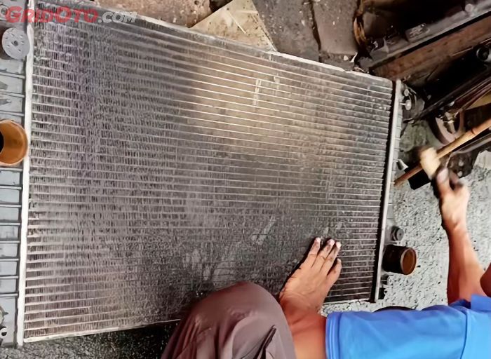 Segini Biaya Flushing Radiator Daihatsu Terios di Bengkel Umum
