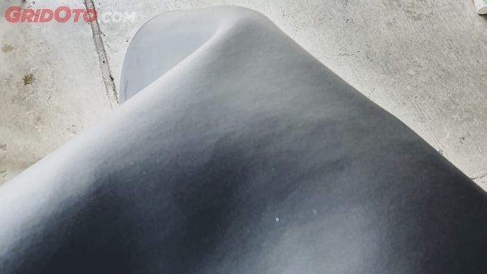 Hindari Cakaran Kucing, Berikut Ini Jenis Kulit Jok Motor Anti Cakar