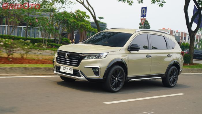 Sekencang Apa Mitsubishi Xpander Cross 2025 Dibanding Para Rivalnya?