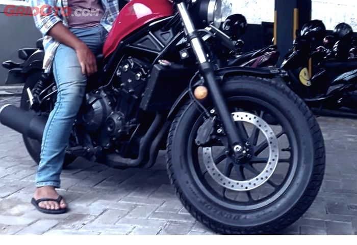 Simpel, Tapi Motoran Pakai Sandal Bisa Memunculkan Bahaya Ini