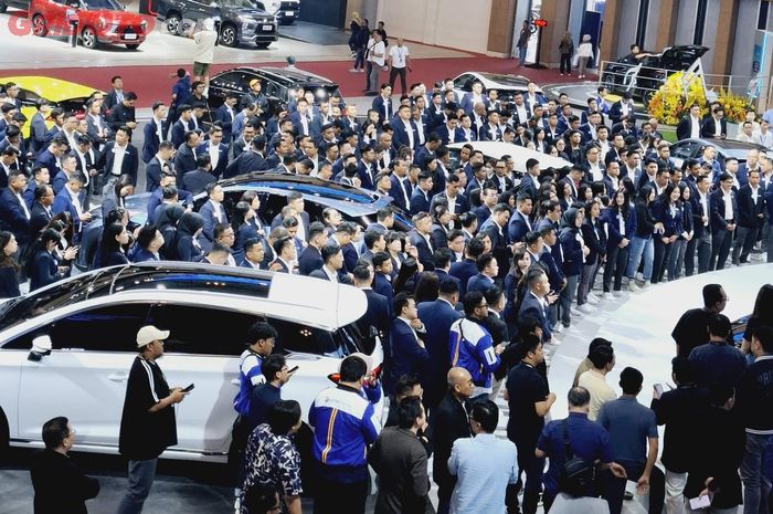 BYD, Breaking News! Atto 1 Bikin BYD Kelabakan di GIIAS, 600 Sales Diterjunkan