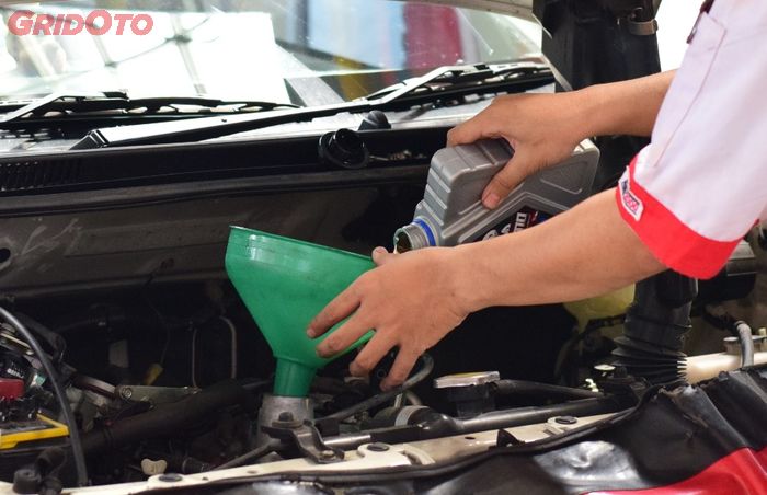 Efek Telat Ganti Oli Mesin Nggak Langsung Terasa, Tapi Jangka Panjang!