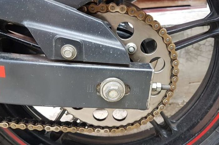 Awas Putus, Ini Tandanya Bila Gir dan Rantai Motor Perlu Diganti