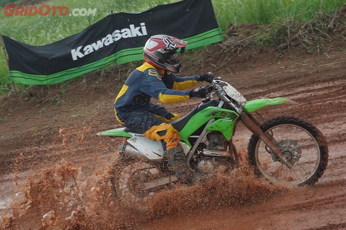 Kawasaki KLX230R S Siap Off Road, Seperti Ini Rasanya Yuk Gas!