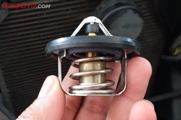 Mesin Mobil Sering Overheat Jangan Copot Thermostat, Malah Jadi Begini