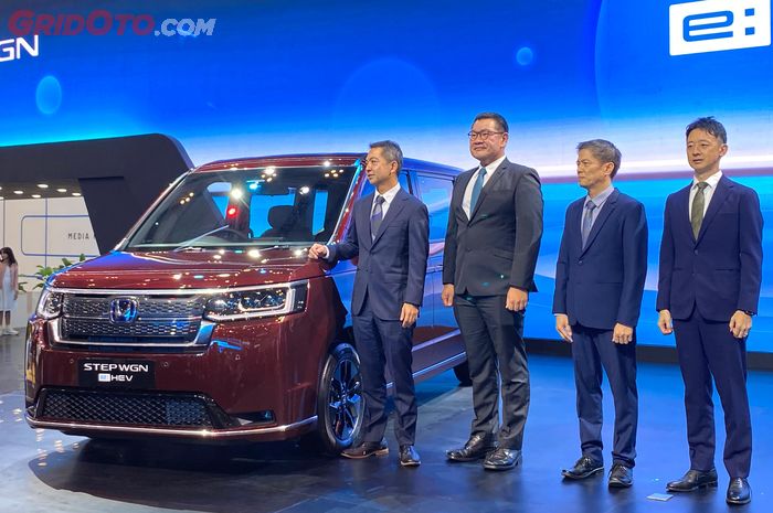 Honda, Honda e, Cukup Setor Rp 10 Juta Buat Booking Honda Step WGN e:HEV di Dealer