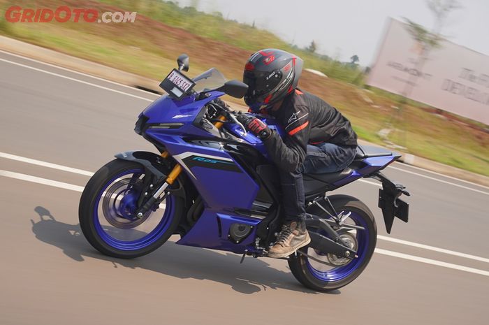 Mesin Baru Yamaha R25 2025 Lebih Cepat, Emisi Ditekan Tetap Ngacir!