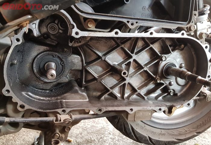 Ini Penyebab Sil Oli Pulley Depan Motor Matic Bocor Terus Padahal Baru