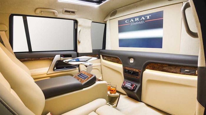 Kelihatan Standar, Toyota Land Cruiser 200 Ini Ternyata Lebih Mewah dan Tahan Peluru