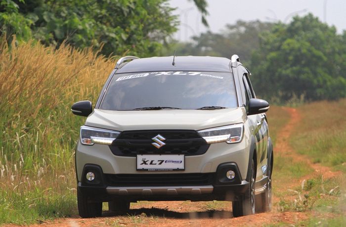 Lebih Irit Mana Xpander Cross Dibanding Suzuki XL7 dan Honda BR-V?