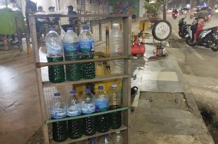 Harga Sebotol Bensin Eceran di Lumajang Bikin Syok, Butuh Tiga Lembar Uang Rp 10.000 dan Satu Rp 5.000