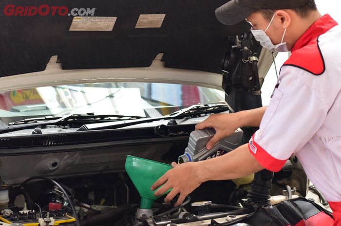 3 Penyebab yang Memicu Adanya Endapan Sludge Oli Mesin Mobil
