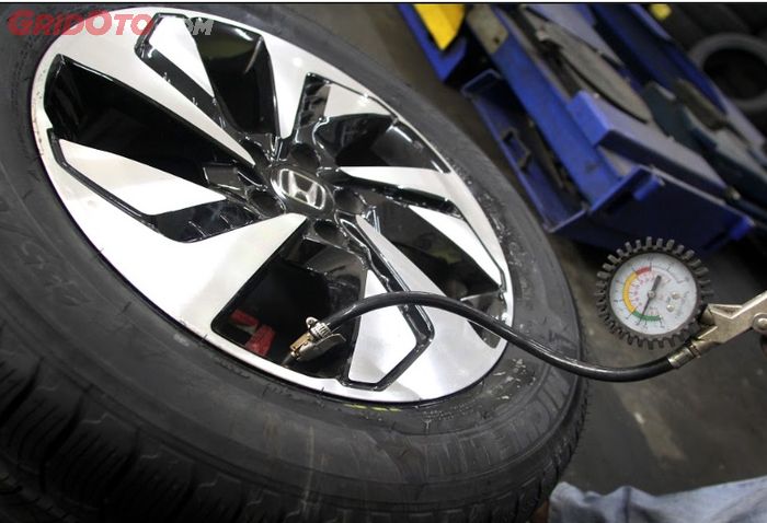 Sering Dianggap Enteng, Efek Ban Serep Mobil Enggak Pernah Dirawat