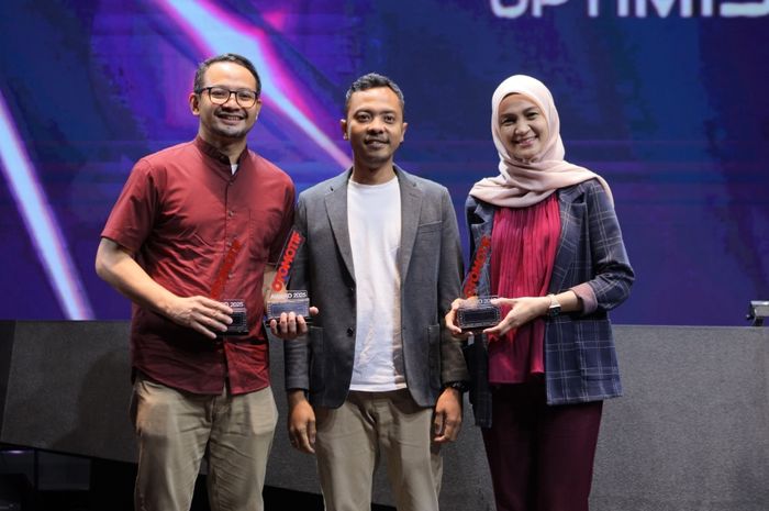 8 Mobil Toyota yang Raih Penghargaan OTOMOTIF Award 2025, Produk Hybrid-nya Gacor!