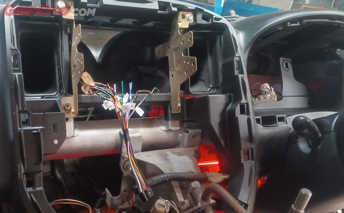 AC Mobil Bikin Kabin Lembab dan Bau Apek? Bisa Jadi Ini Penyebabnya