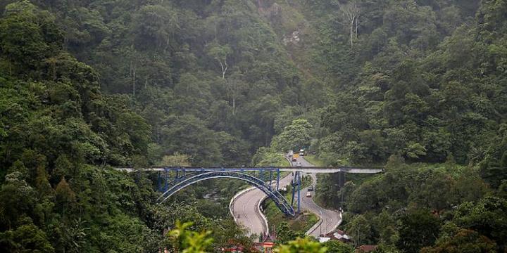 Calon Jalan Tol Baru Ini Direstui Prabowo, Terkenal Punya Air Terjun di Tepi Jalan Utama