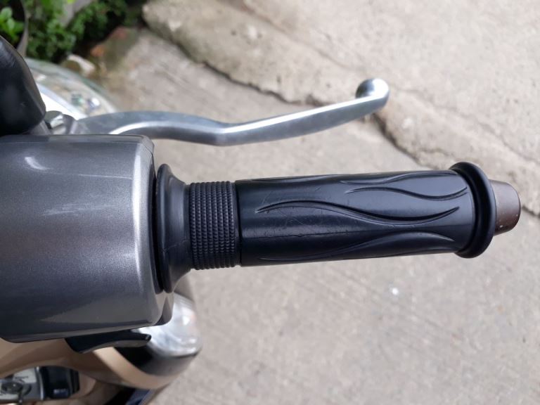 Cara Mudah Membersihkan Kerak kotoran Di Handgrip Motor Bekas