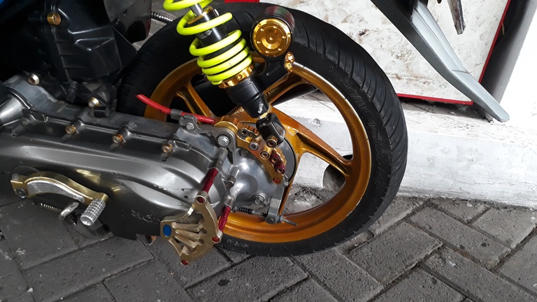 Ini Bahaya Pakai Peninggi Sokbreker Di Motor Bekas Sembarangan Saat Turing Lebaran