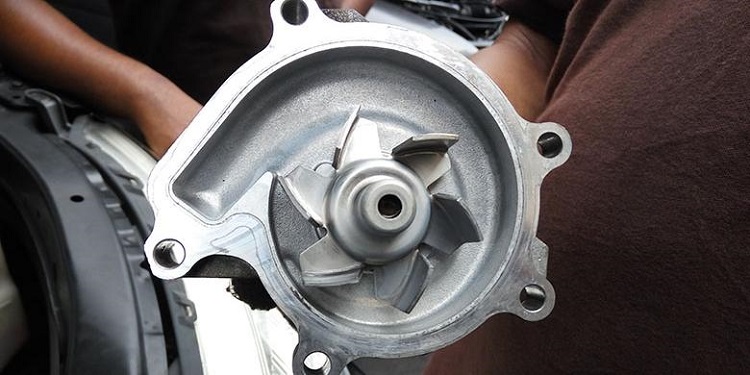 Ini Penyebab Mesin Mobil Bekas Sering Overheat Selain Radiator