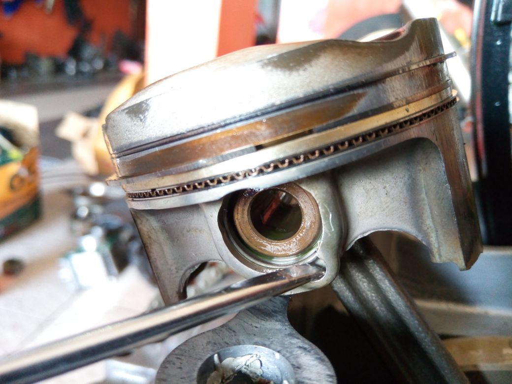 Dua Ciri Ring Piston Di Mesin Mobil Bekas Sudah Harus Diganti