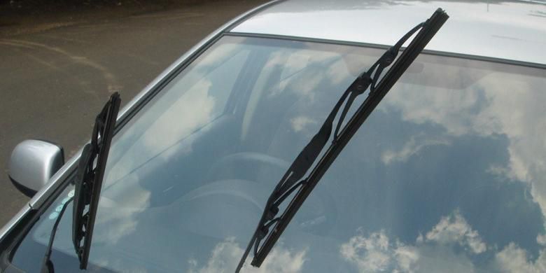 Masih Sering Turun Hujan, Yuk Ganti Wiper yang Sudah Mulai Rusak