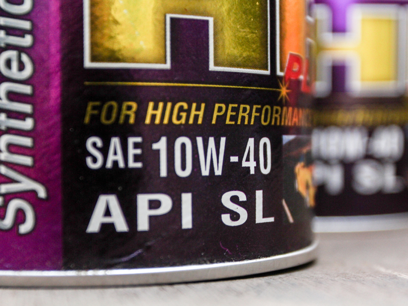 Belum Semua Tahu, Jadwal Ganti Oli Mesin Sudah Tertulis di Kemasan Botol Dengan Kode Ini