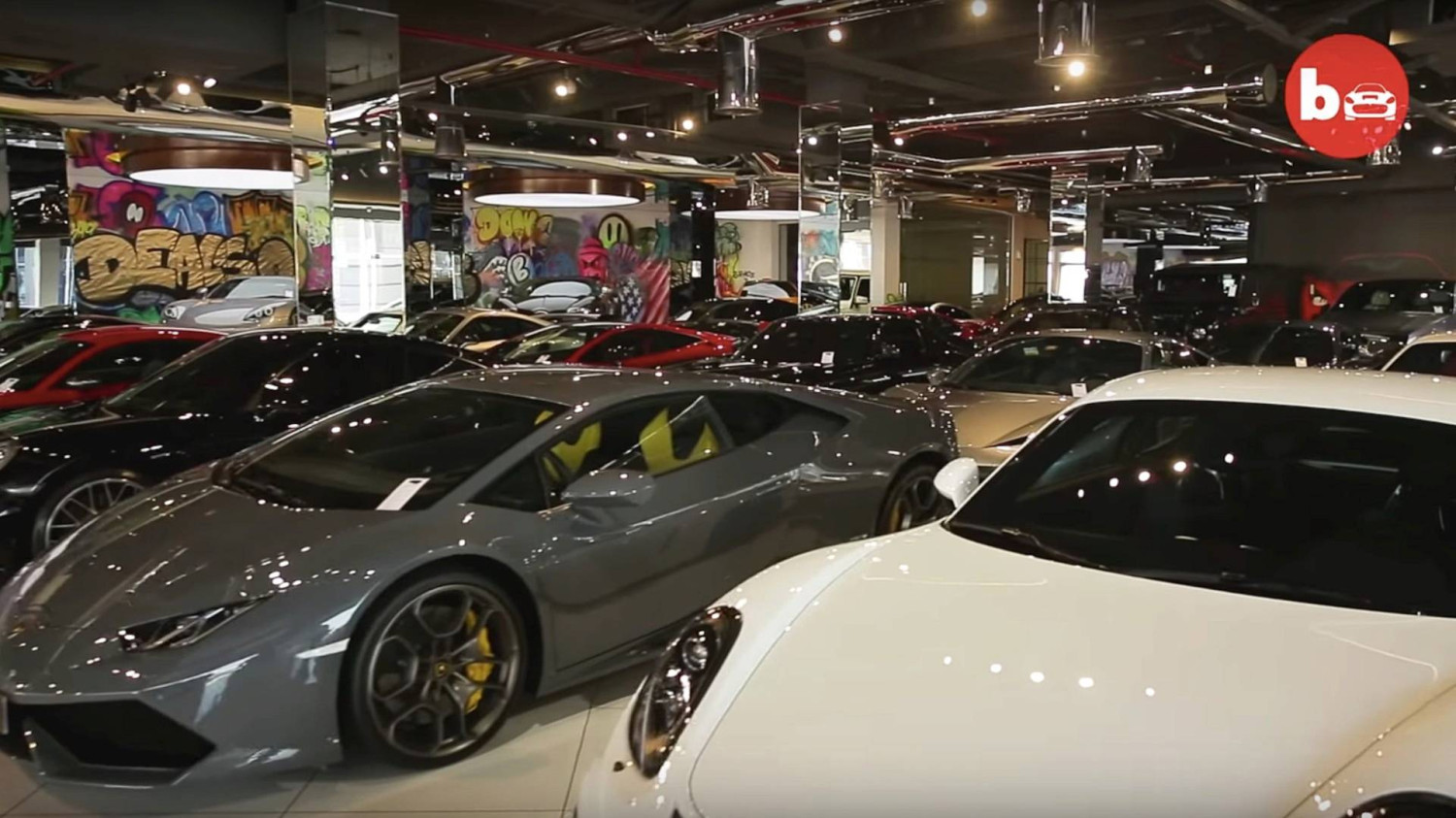 Negara Kaya Raya, UEA Bebaskan Pajak Mobil Warga Dubai Seumur Hidup