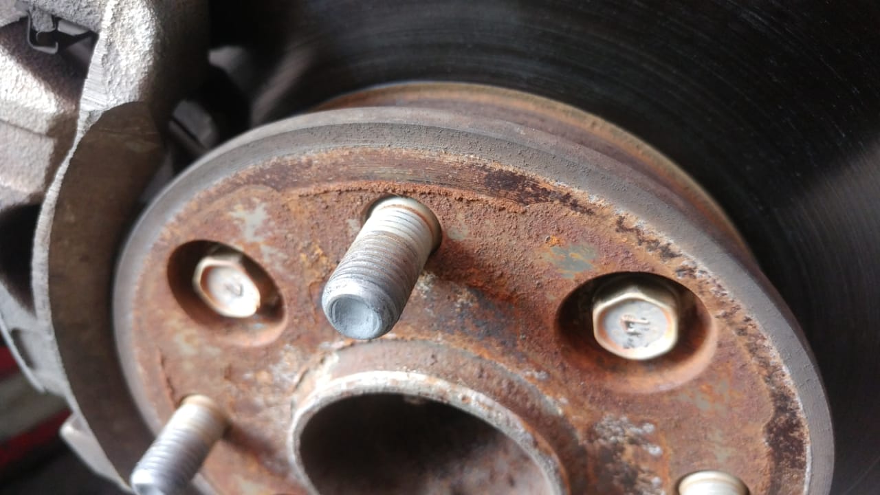 Dua Penyebab Ini Bikin Mur Roda Mobil Bekas Jadi Susah Dibuka Pasca Mudik