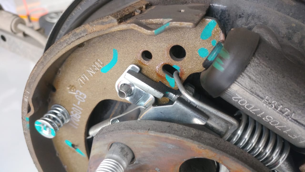 Sudah Tahu Belum, Ini Lho Tanda Rumah Rem Teromol Mobil Kalian Harus Ganti