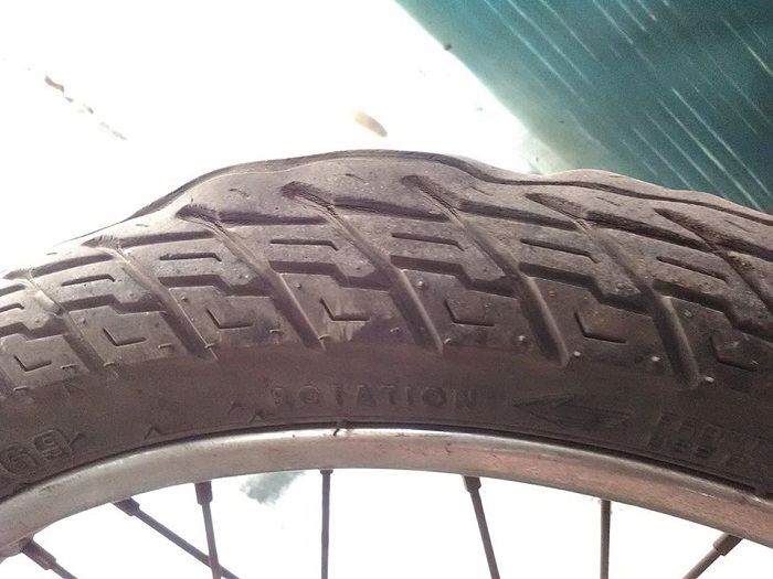Ternyata Ban Motor Bekas Benjol Bisa Karena Kebiasaan Jelek Ini