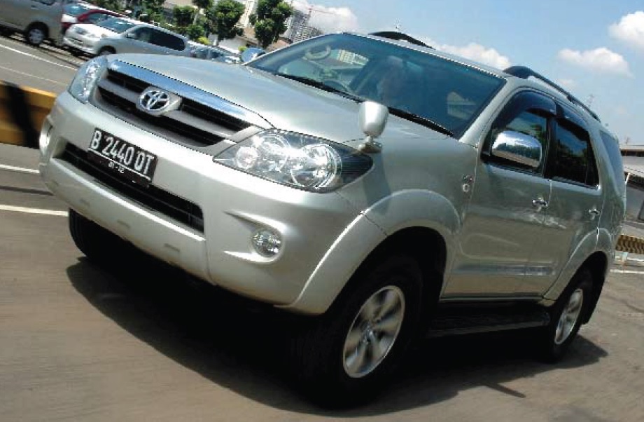 Gagah Buat Mudik, Mobil Bekas Toyota Fortuner 2005 Harganya Cuma Segini