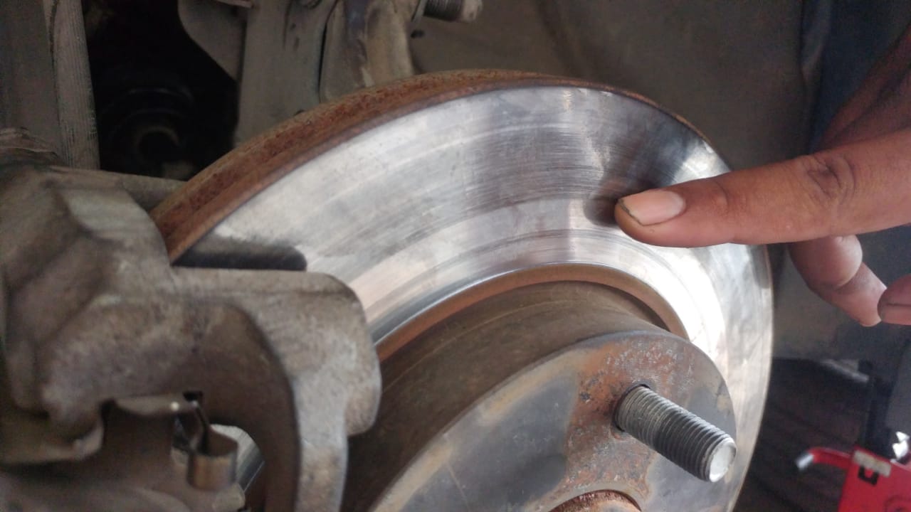 Ternyata Ini Penyebab Utama Piringan Cakram Mobil Bekas Jadi Berkarat