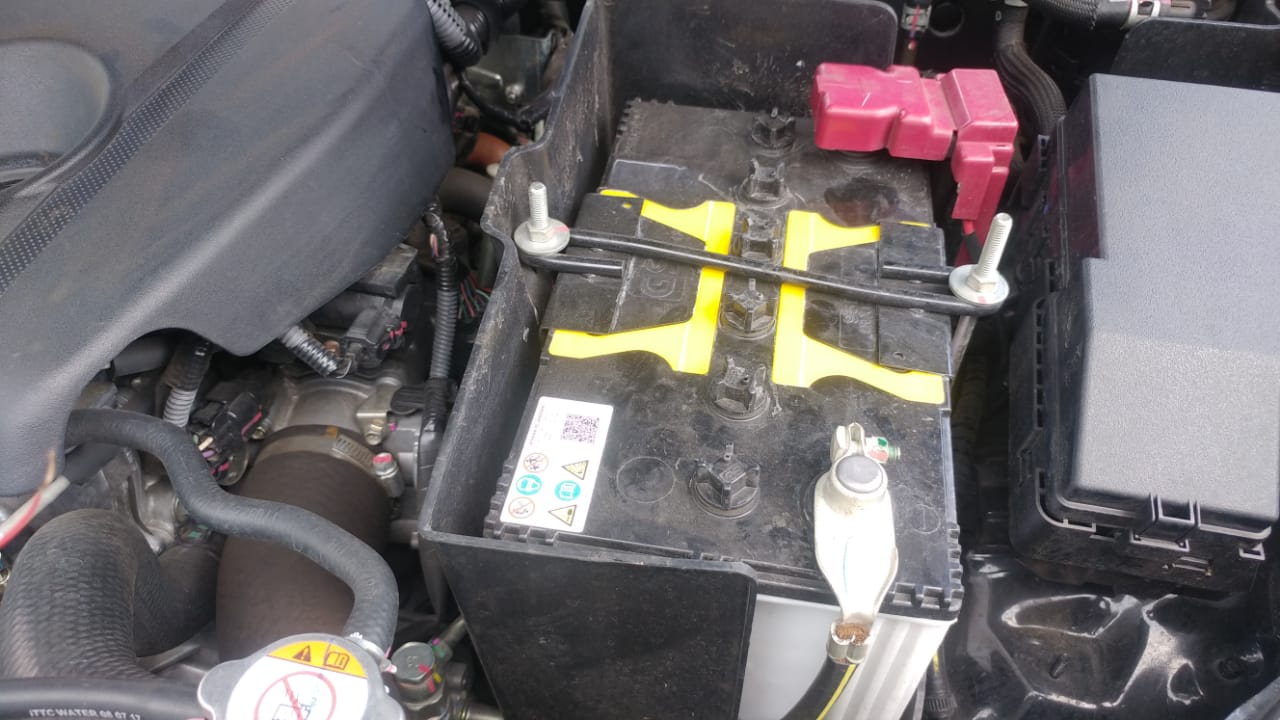 Usai Mudik Jangan Lupa Cek Kondisi Air Aki Mobil Bekas, Begini Dampaknya Kalau Kurang