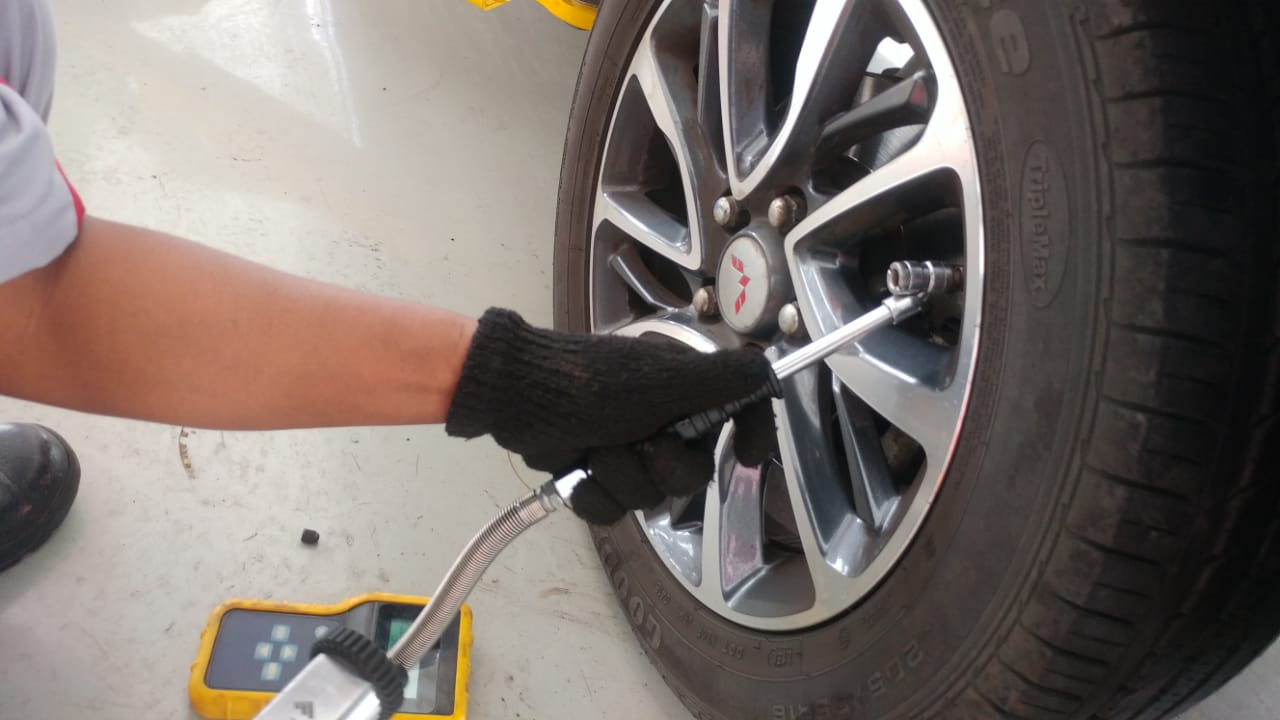 Ini Sebabnya Kenapa Isi Angin Ban Mobil Bekas Harus Saat Keadaan Dingin Saat Mudik