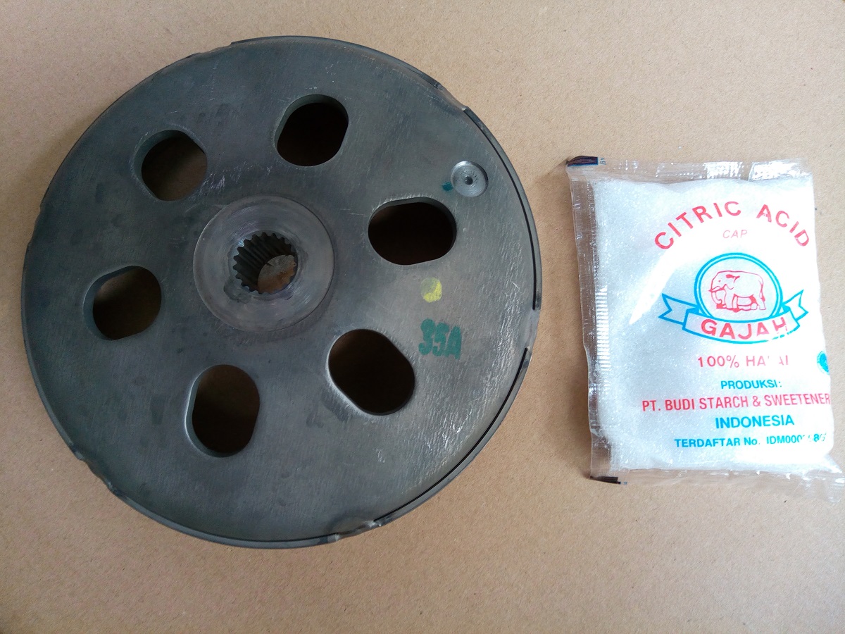 Cara Menghilangkan Warna Pelangi di Mangkok Kampas Ganda Motor Matic