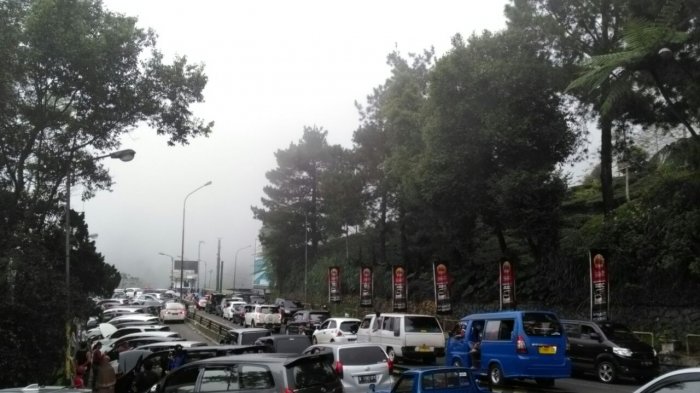 Joki Penunjuk Arah di Puncak Bogor Direkrut Polisi, Per Hari Digaji Segini