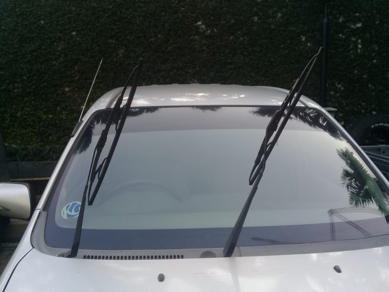 Ini Sebabnya Wiper Mobil Bekas Tak Perlu Diangkat Kalau Jarang Dipakai