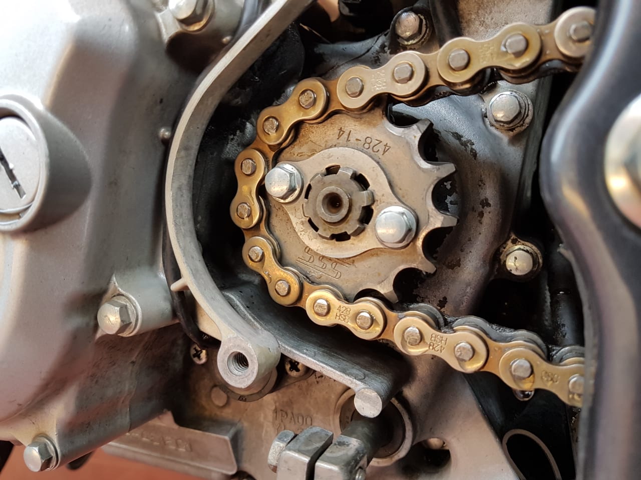Mitos atau Fakta? Ubah Ukuran Gir Depan Top Speed Motor Bisa Nambah