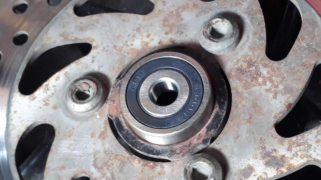 Harus Tahu, Ini Biang Keladi Penyebab Motor Jadi Oleng Saat Belok