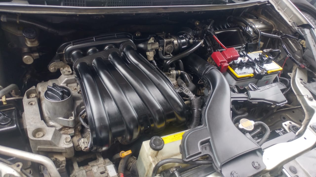 Begini Cara Mengatasi Suara Aneh di Ruang Mesin Mobil Bekas Nissan Livina