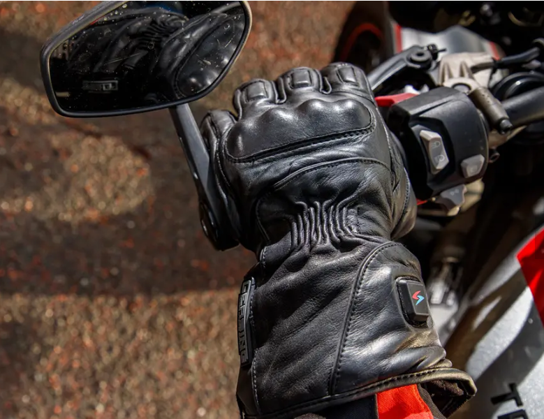 Tiga Alasan Penting Bikers Harus Pakai Sarung Tangan Saat Motoran!